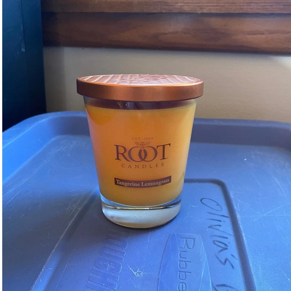 Root Candles Tangerine Lemongrass Beeswax Blend 10.5oz Orange Scented Jar Candle
